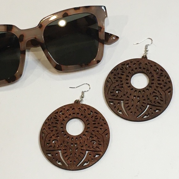 Wood Laser Cut Round Earrings - Picture 2 of 4